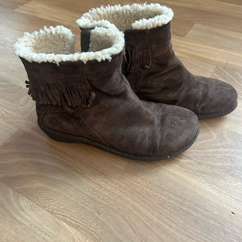 UGG Leather Suede Brown Ankle Boots with Fringe - Picture 4 of 9